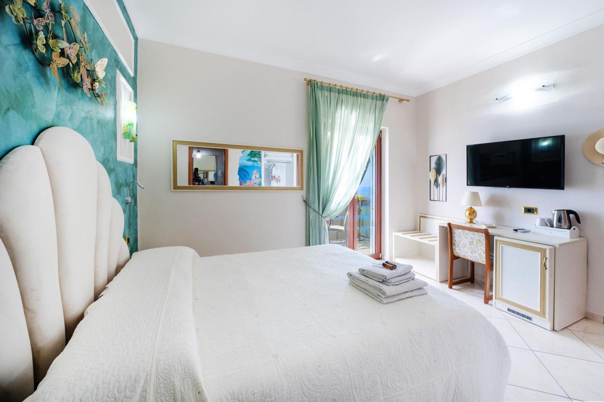 B&B Il Pavone Conca dei Marini Bagian luar foto